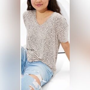 American Eagle Leopard Print V-Neck Women's Top
